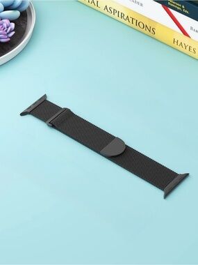 Black Metal Mesh Watch Band - Magnetic Closure